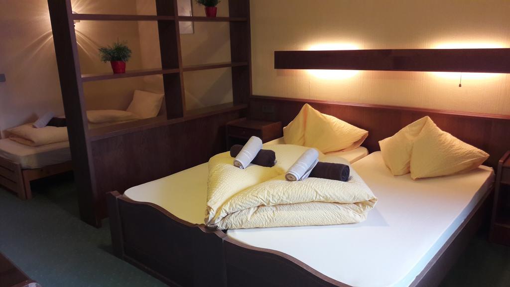 Hotel Sonnhof-Грьобминг Екстериор снимка